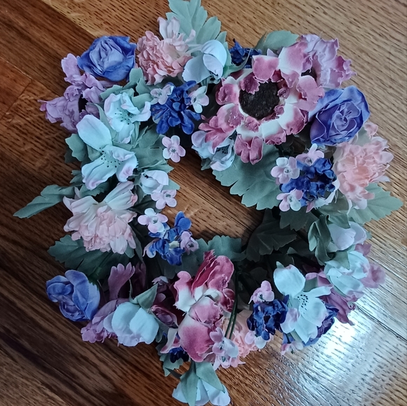 Set of 2 NWT PartyLite Vintage Floral Candle Rings - 4" and 6" - Picture 4 of 6